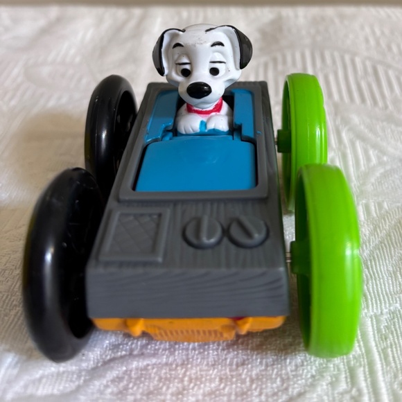McDonalds Disney 101 Dalmations Flip Car Set - Picture 4 of 5